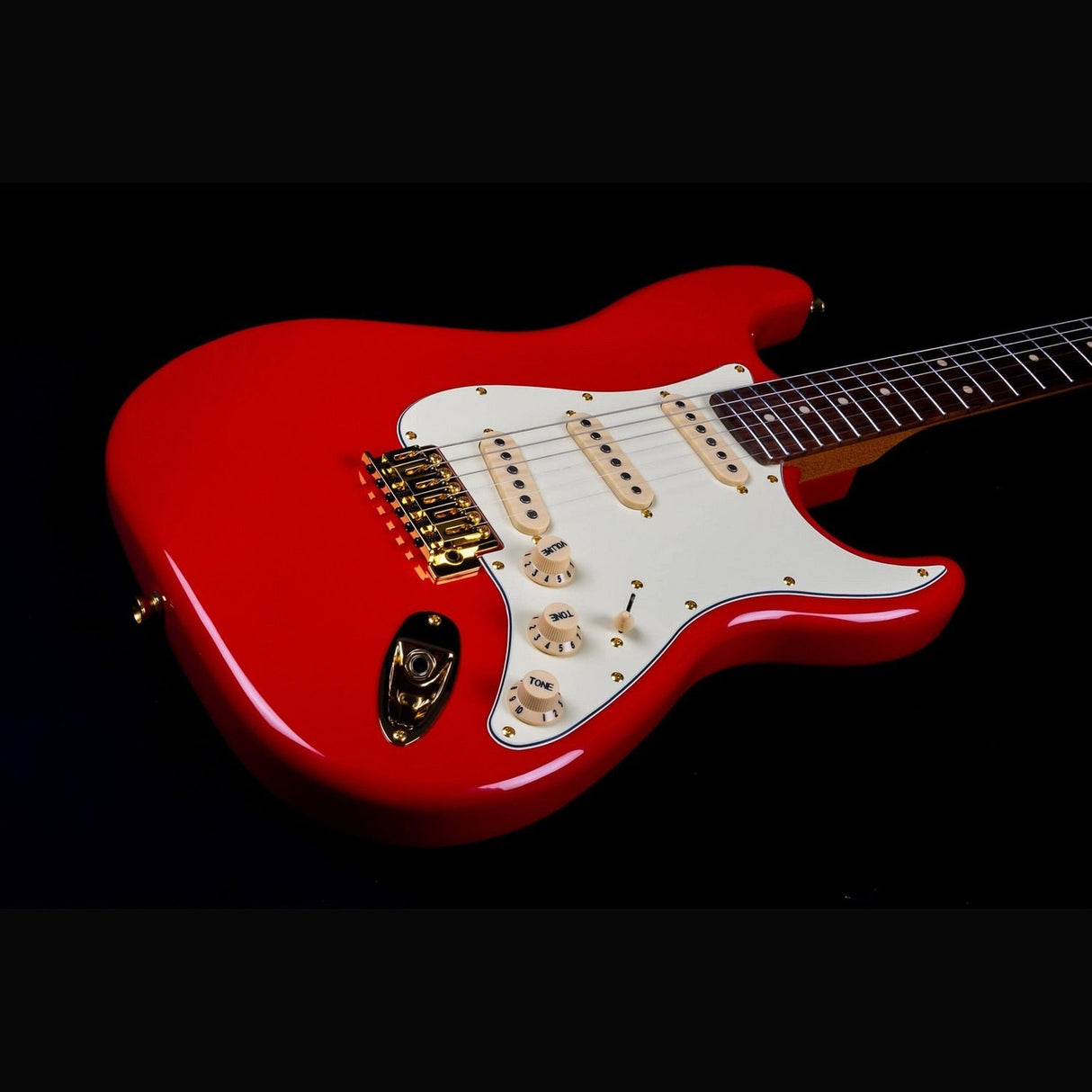 JET JS-380 RD G S-style Elektrische Gitaar SSS Alnico V Tremolo Goud Hardware Rosewood Toets Rood