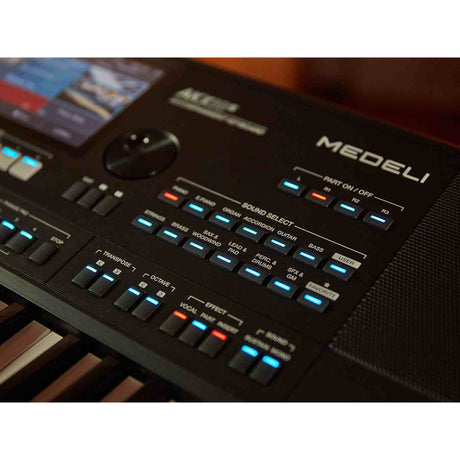 Medeli AKX10S Set – Workstation keyboard met 61 toetsen, 7” touchscreen, 4-way speakers, pedaal, standaard en kruk
