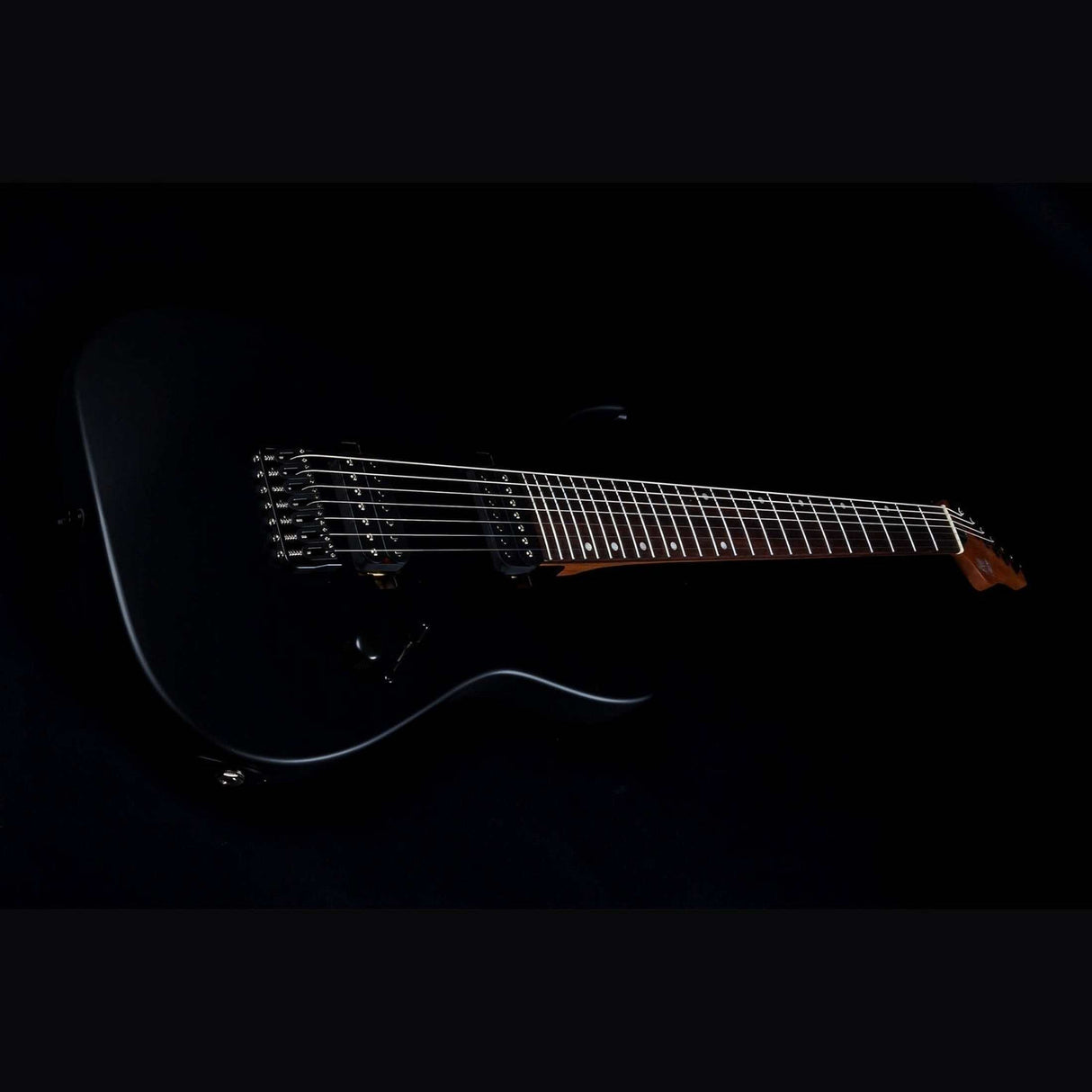 JET JS-507 BK Stygian 7-snarige S-style Elektrische Gitaar HH Vaste Brug Rosewood Toets Satijn Zwart