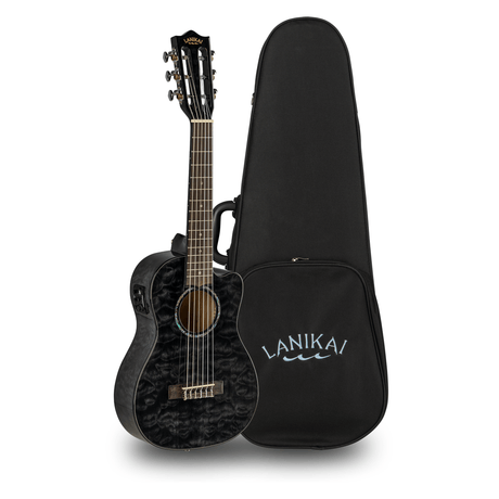 LANIKAI LKUQMBKCEG Guitarlele, Quilted Maple Serie, Black, Cutaway, Preamp, Softc