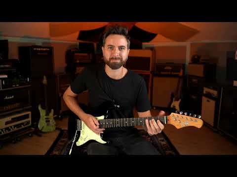 EKO ST401 BLK elektrische gitaar zwart, 3 single-coils, esdoorn toets, 22 frets, vintage tremolo